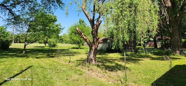 Building Photo - Beautiful updated home in desirable Perry, KS