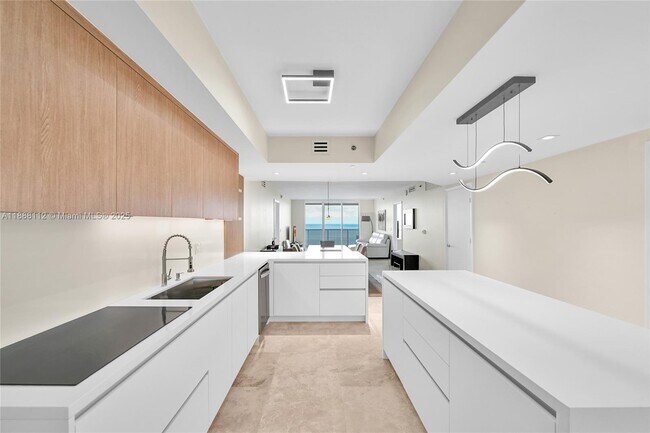 Building Photo - 1800 S Ocean Dr