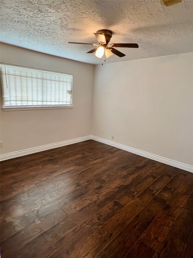 Building Photo - 12110 Murr Way