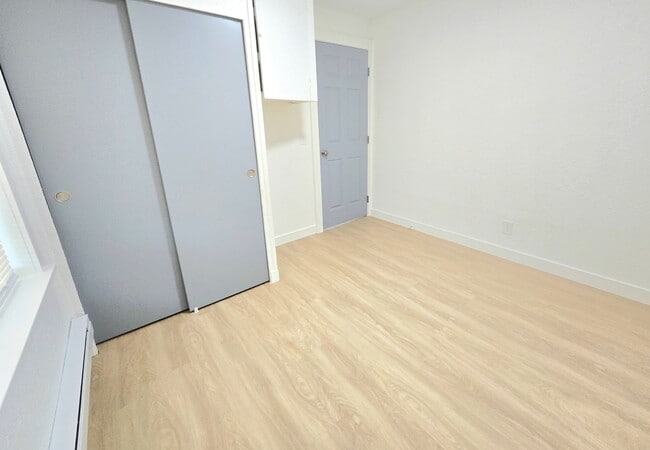 Building Photo - Fully Remolded 2 Bedroom Apartment Move-in...