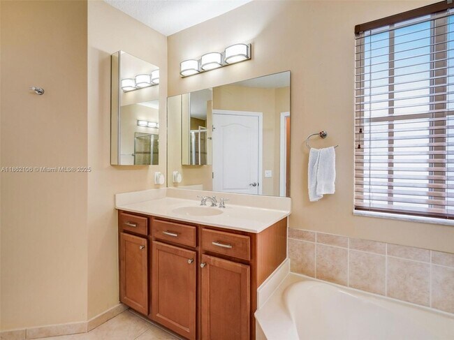 Building Photo - 14028 SW 274th Terrace