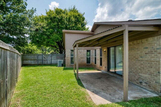 Building Photo - Nice 3 Bedroom Home Located in Plano, Texas!