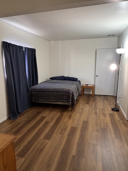 Building Photo - 15514 Flatbush Ave