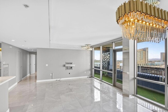 Building Photo - 321 Tenth Ave