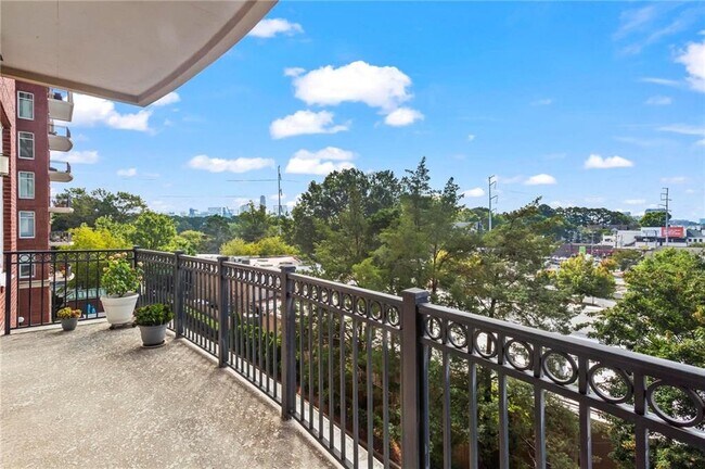 Building Photo - 3820 Roswell Rd NE