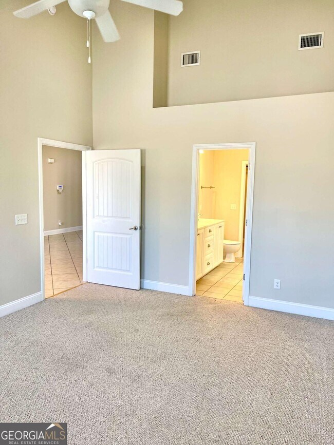 Building Photo - 17 Fox Path