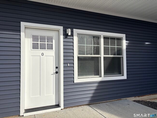 Building Photo - 303 Norwich-New London Turnpike