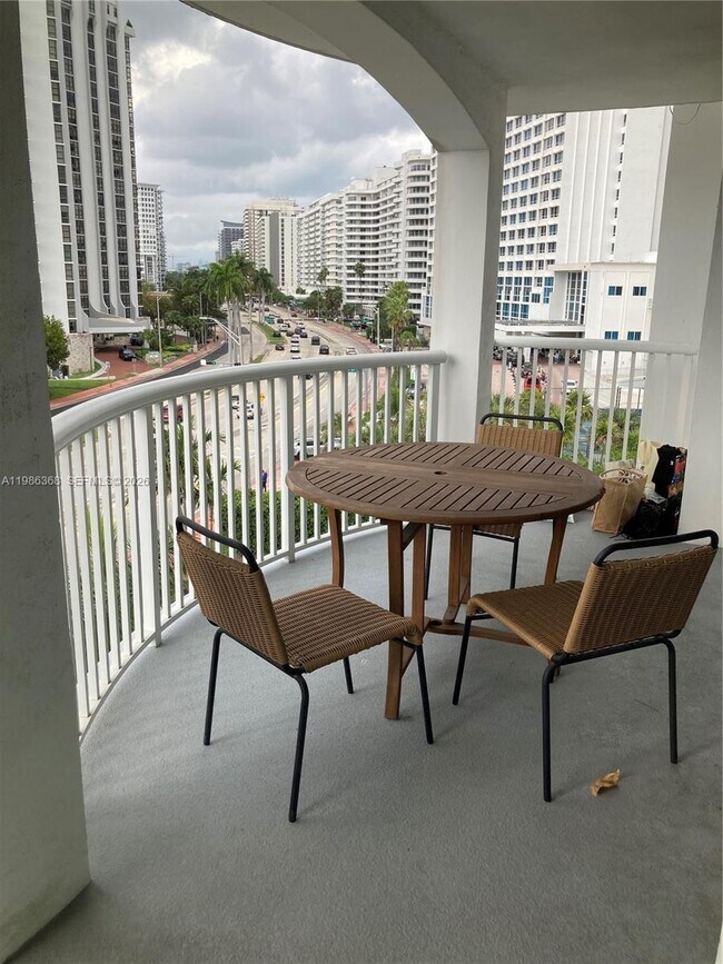 Building Photo - 5401 Collins Ave