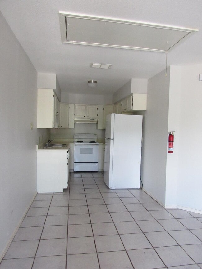 Building Photo - 1420 Juarez Ave