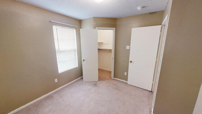 Building Photo - "Spacious 4-Bedroom Retreat with 2 Baths in Prime Killeen Location – 1,590 Sq Ft of Comfort!"
