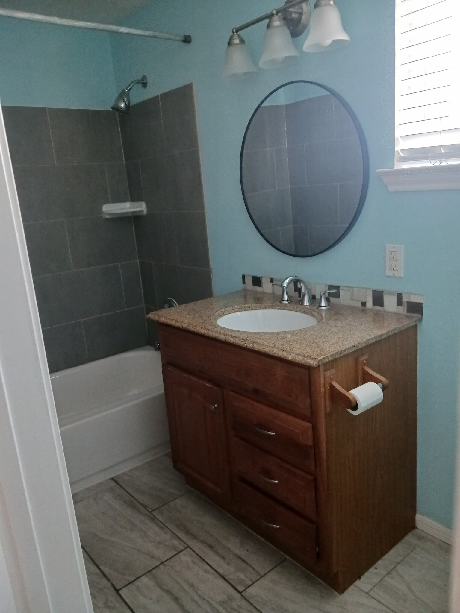 Building Photo - 2109 Victory St