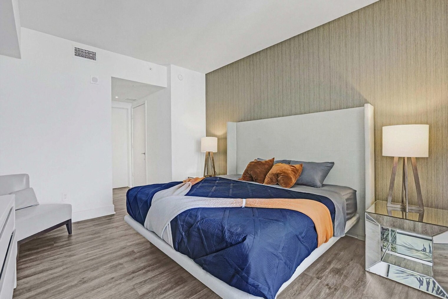 Building Photo - 4111 S Ocean Dr