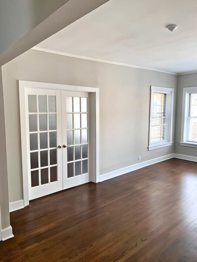 Building Photo - 5648 N. Ridge Unit 2W