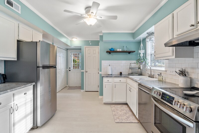 Building Photo - 3334 Lassiter St