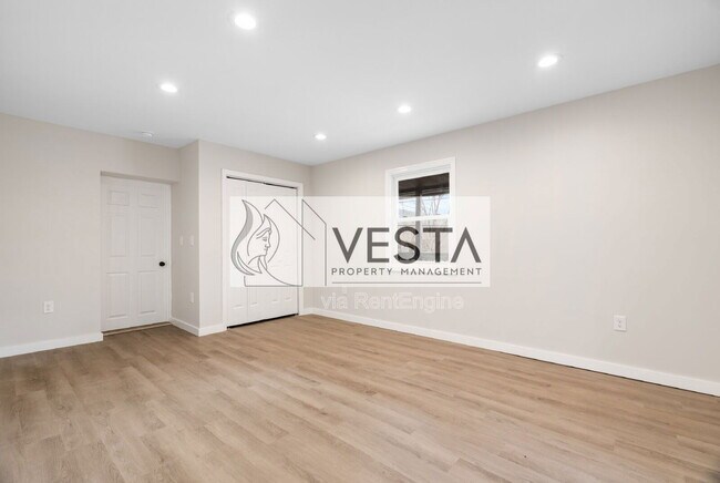 Building Photo - 2383 Dutch Cove Rd