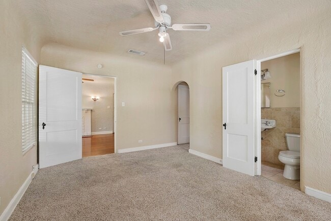 Building Photo - 6025 Lewis St