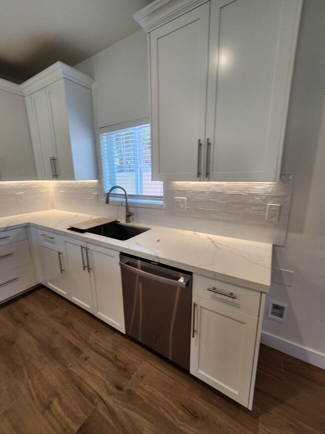 Building Photo - Gorgeous Brand New Home in Nipomo