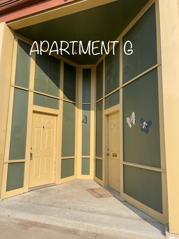 Building Photo - 102 N Main St