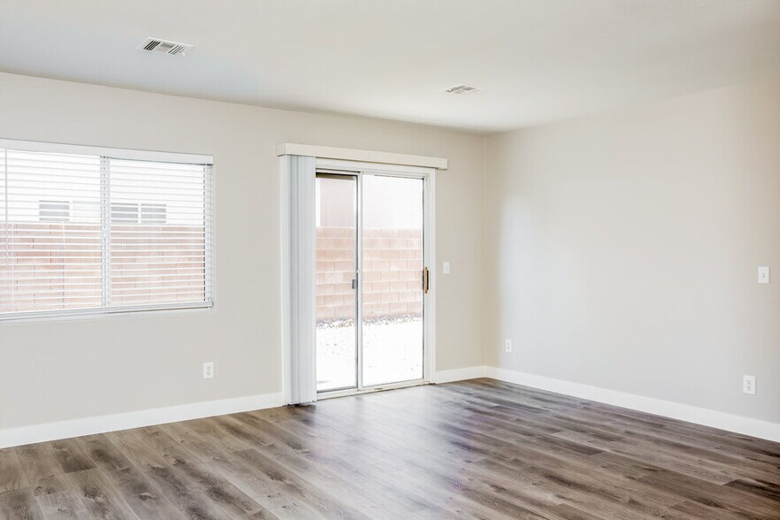 Building Photo - 4511 Grotto Ct