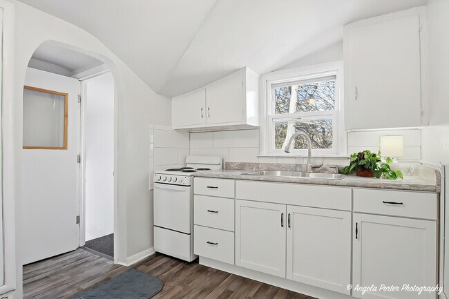 Building Photo - 10219 W Illinois Ave