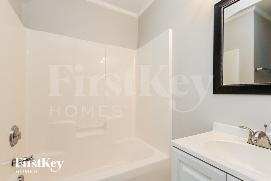 Building Photo - 6824 Parkers Crossing Dr