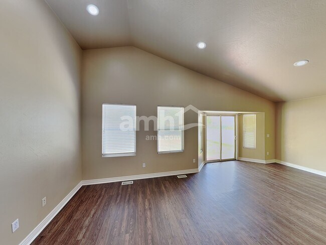 Building Photo - 1449 S 2490 E