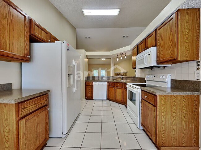 Building Photo - 2483 Ambrosia Dr