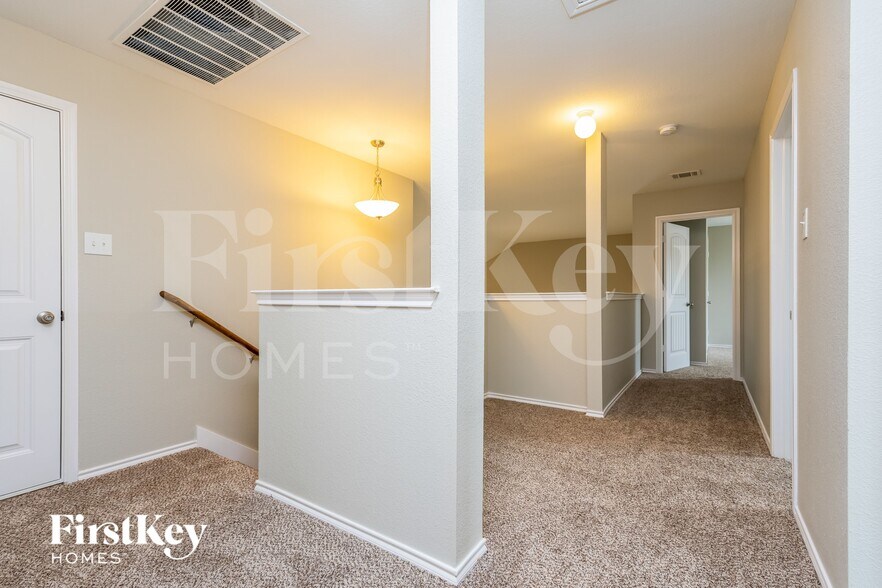 Building Photo - 2212 Tombstone Dr