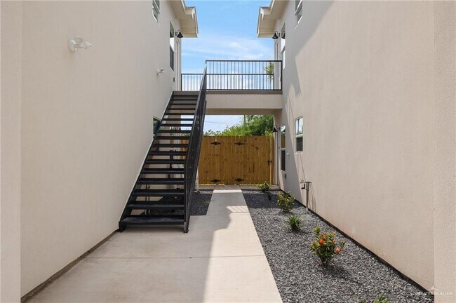 Building Photo - 3841 N Mezcal Dr