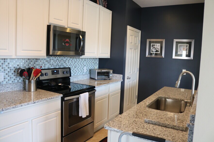 Building Photo - 5993 Treven Way
