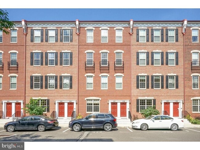 Building Photo - 508 Captains Way