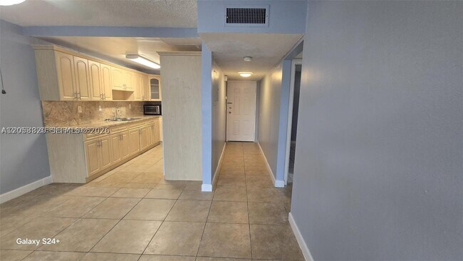 Building Photo - 10090 NW 80th Ct