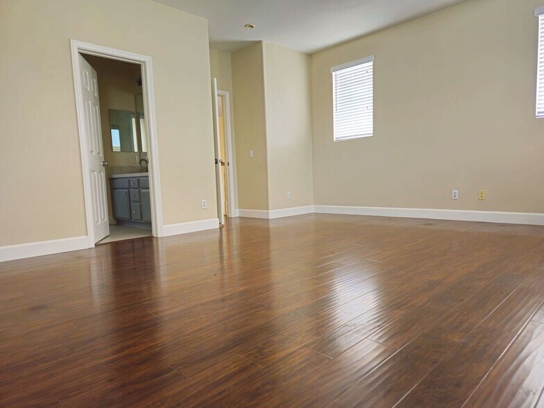 Building Photo - 936 McCall Cir