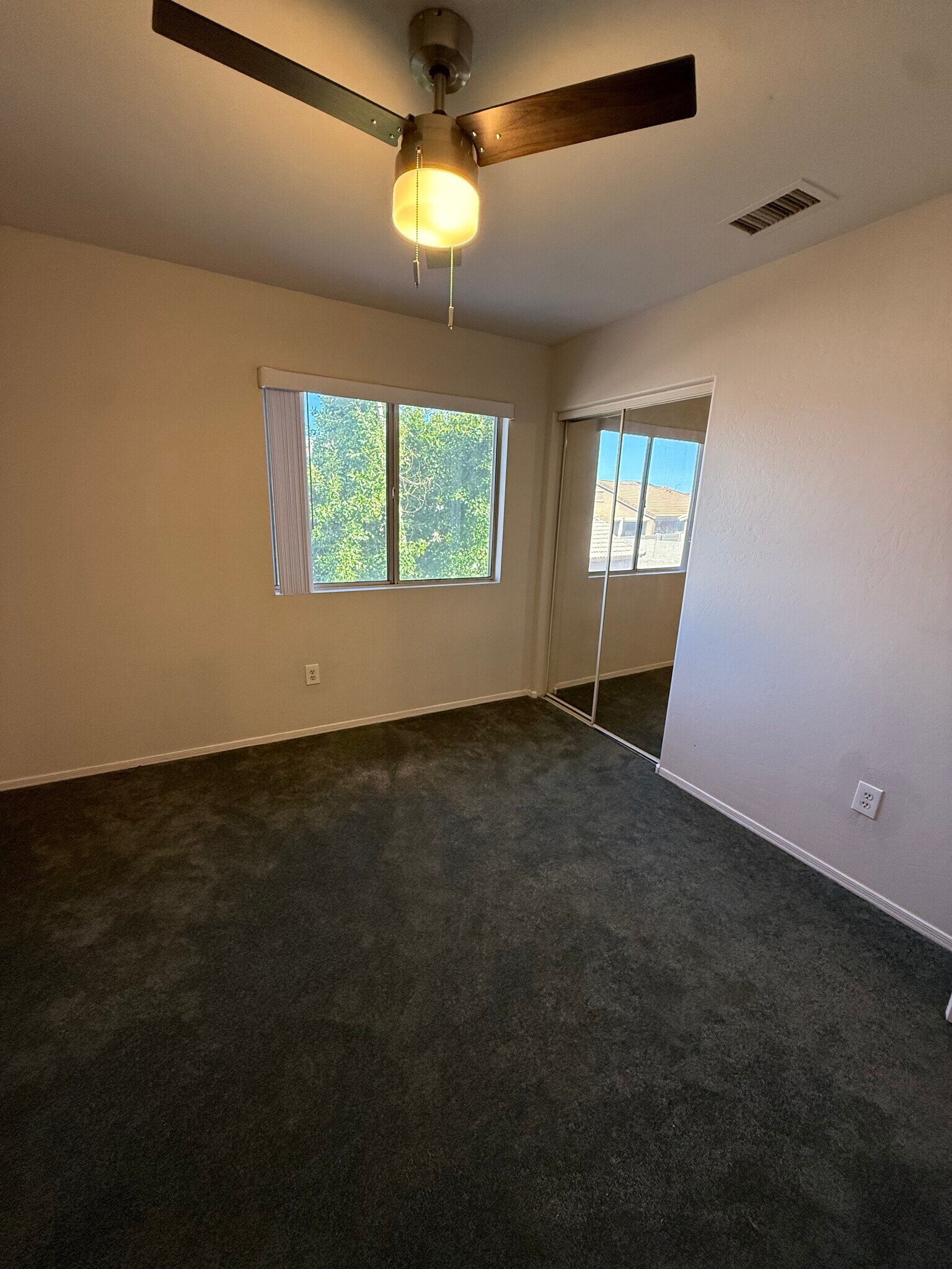 Building Photo - 8868 W Greer Ave