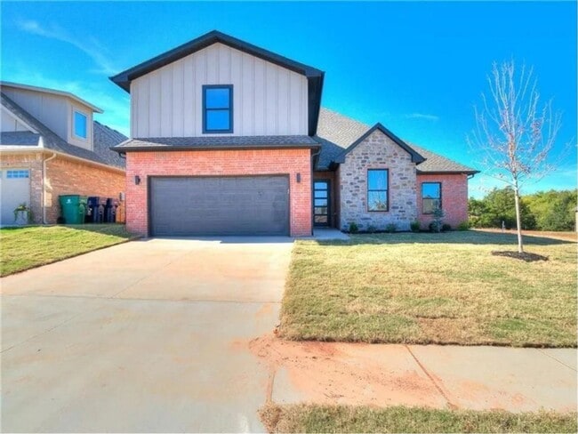Primary Photo - Gorgeous Newer Build! 4 Bed 3 Bath in Deer...