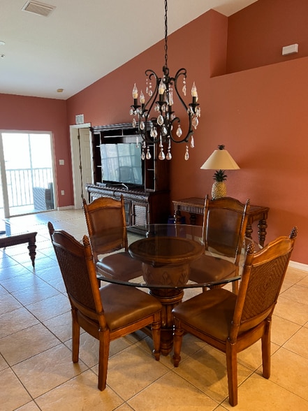 Building Photo - 7060 Strand Cir