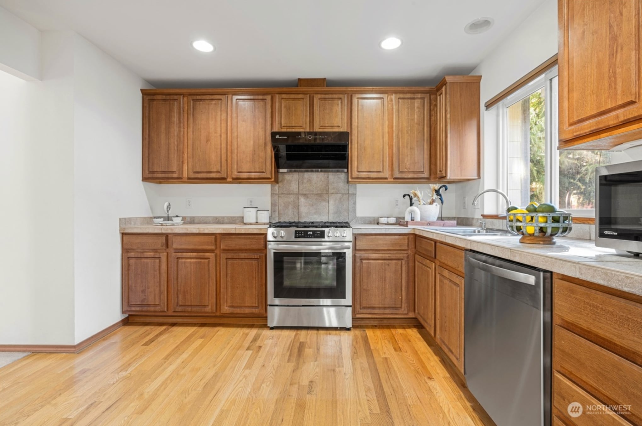 Building Photo - 18521 Stone Ave N