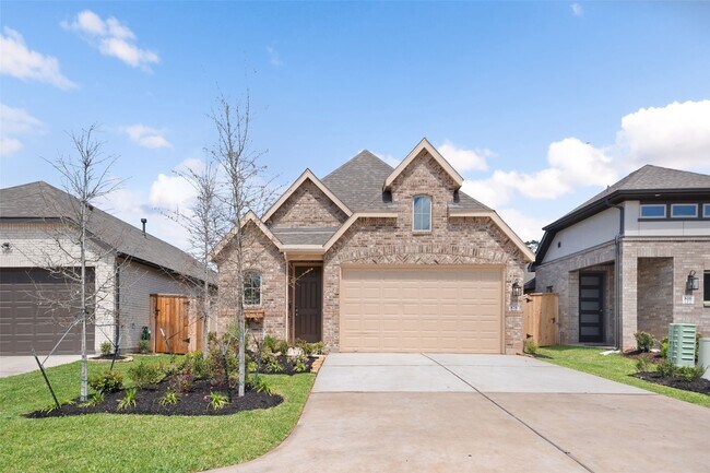 Building Photo - 820 Sendero Trail