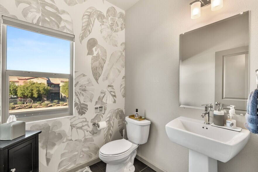 Building Photo - 8044 Carpenter Creek Ave