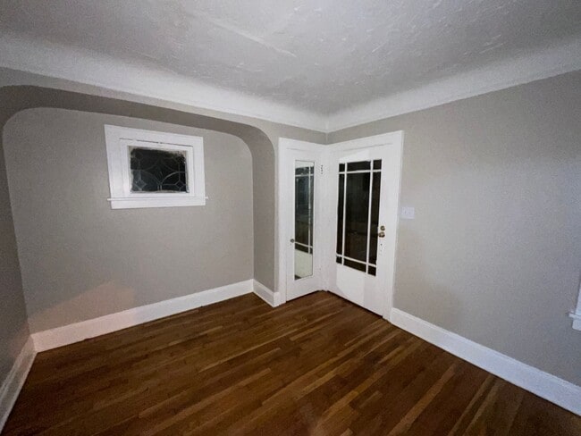 Building Photo - 4384 E 136th St