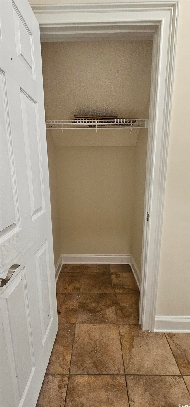 Building Photo - 1585 Brookgreen Dr