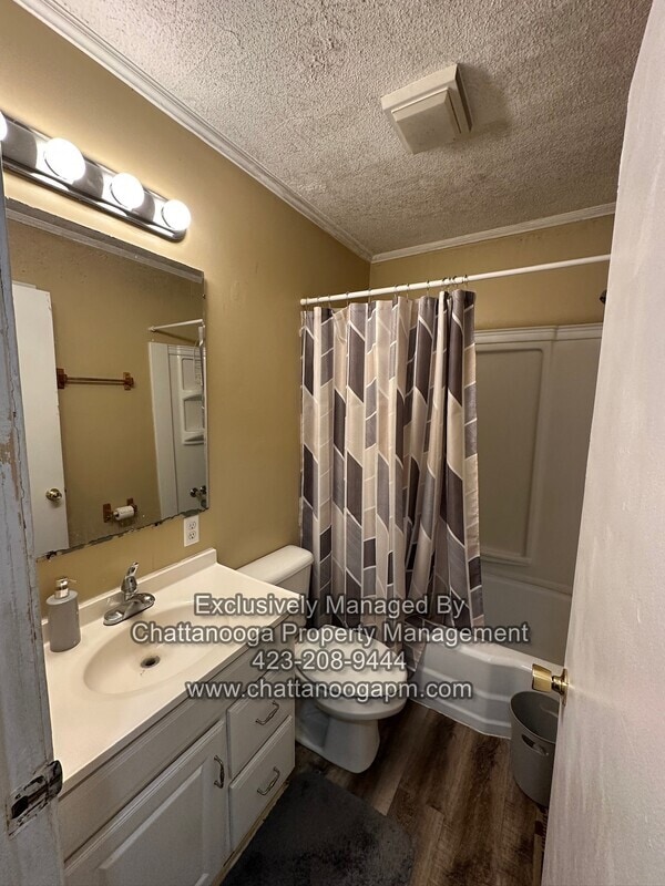 Building Photo - 1003 Floyd Dr