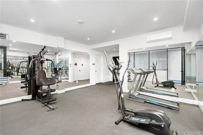 Building Photo - 5923 Laurel Canyon Blvd