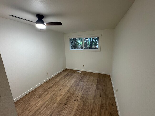 Building Photo - Beautifully Renovated 4-Bedroom Home in NW...