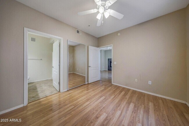 Building Photo - 2929 W Yorkshire Dr