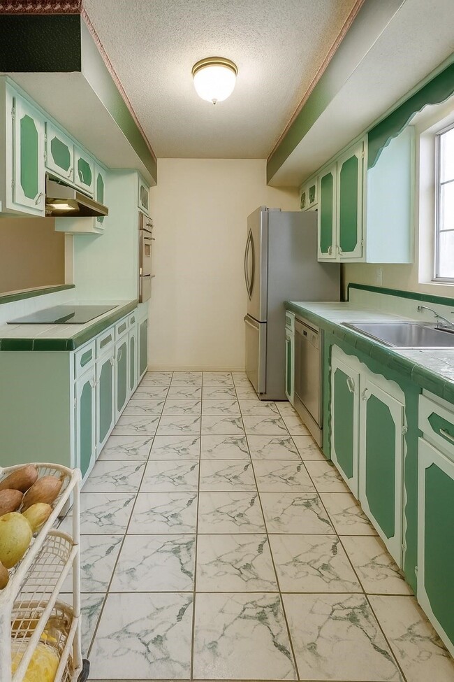 Building Photo - 8418 Claiborne St