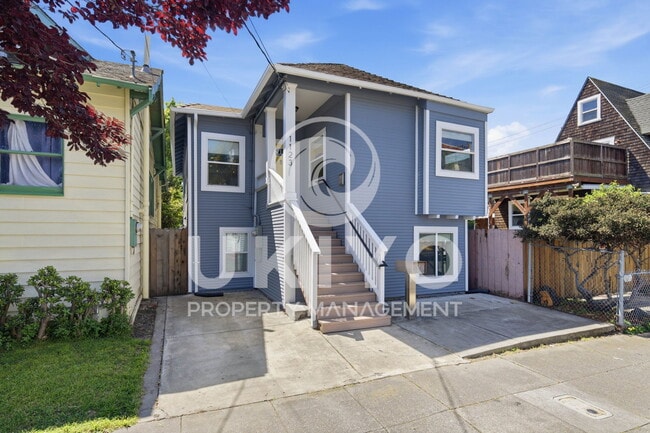 Building Photo - 1123 30th St