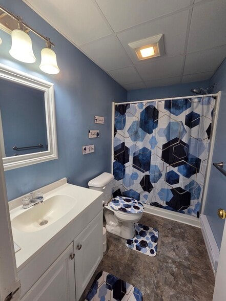 Building Photo - 20 Booker St