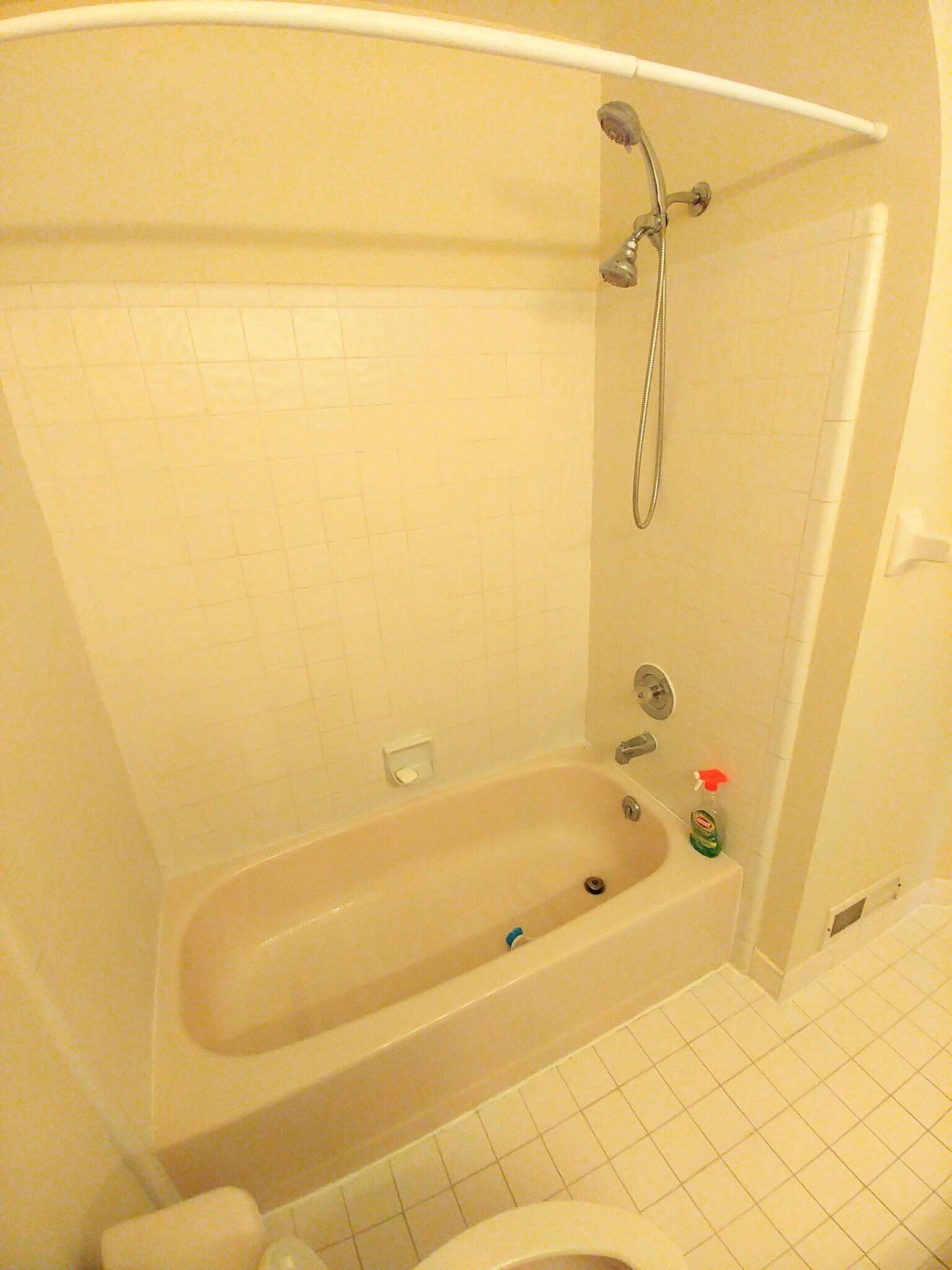 2nd full bathroom - 15 Hanover Ct