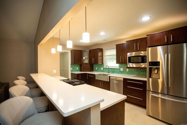 Building Photo - 8607 Linda Ln